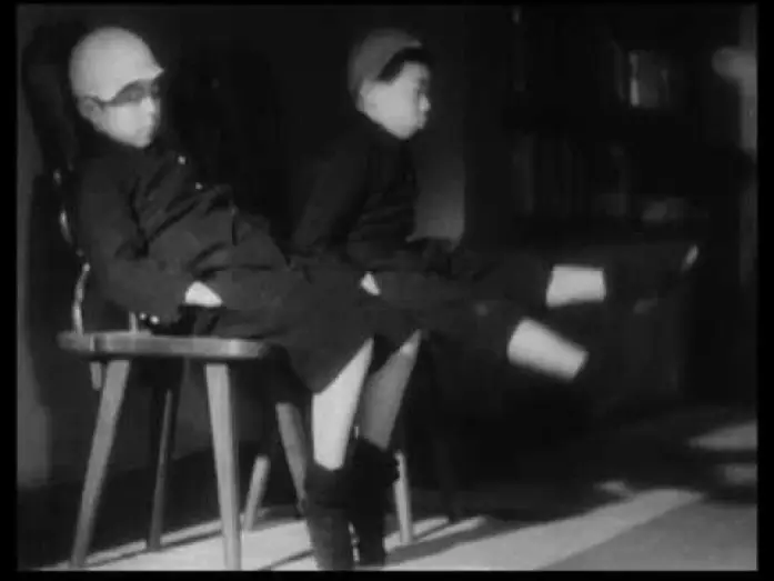Видео к фильму Родиться-то я родился… — I WAS BORN, BUT... (Umarete wa mita keredo), 1932