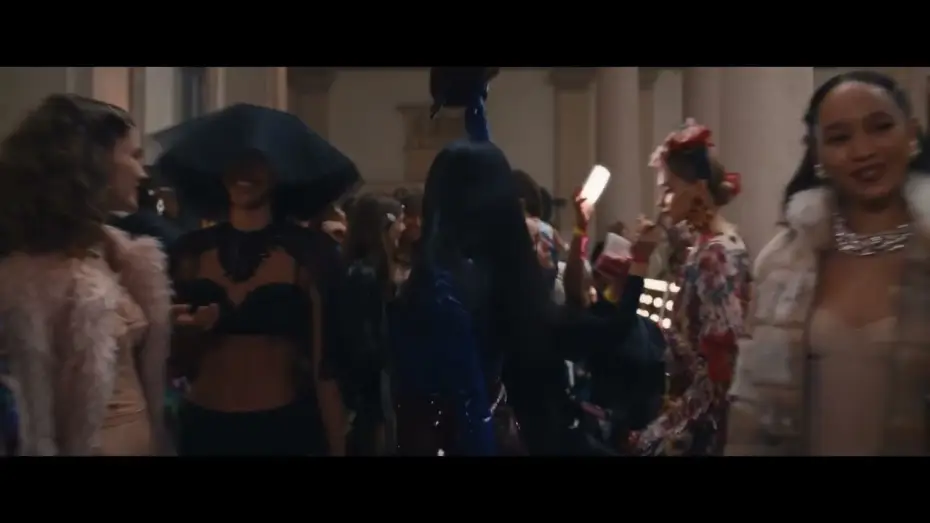 Видео к фильму Дьявол носит Prada 2 | Grab Your Friends