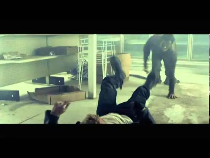 Видео к фильму Охотник на зомби — ZOMBIE HUNTER Clip - The Best Part!