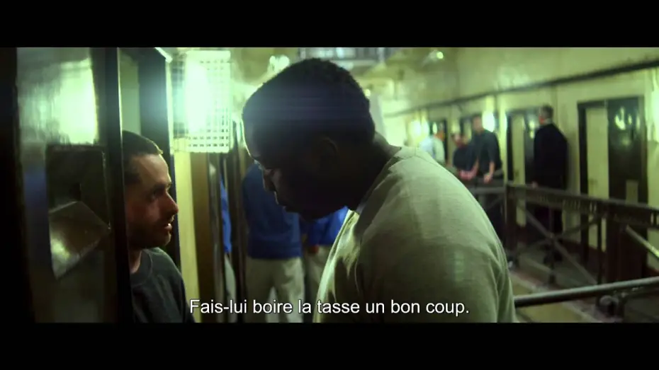 Видео к фильму От звонка до звонка — LES POINGS CONTRE LES MURS - Bande Annonce VOST