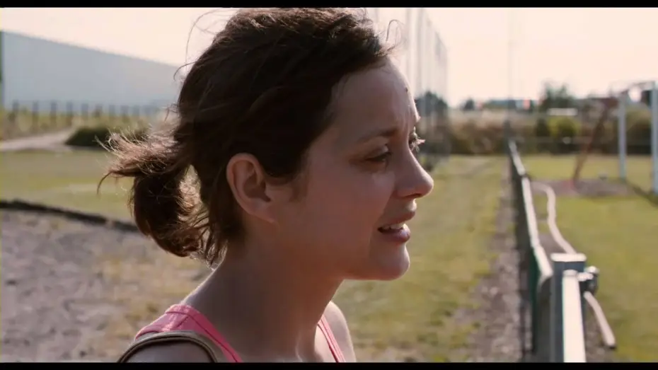 Видео к фильму Два дня, одна ночь — DUE GIORNI, UNA NOTTE - Trailer Ufficiale Italiano