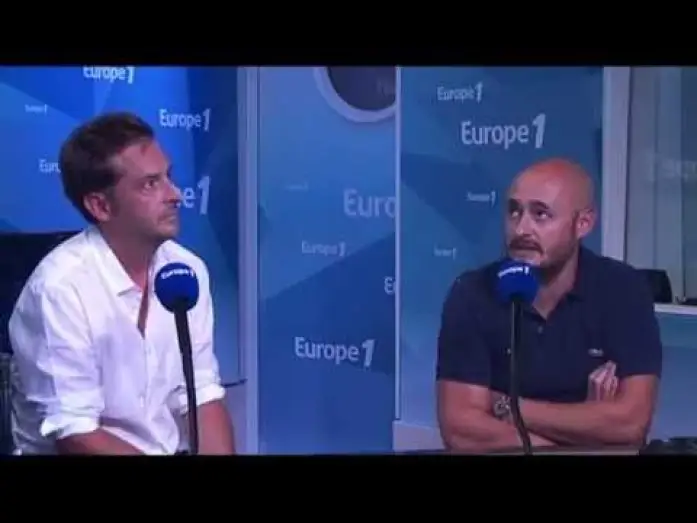 Видео к фильму Реальные упыри — Vampires En Toute Intimité : Nicolas & Bruno / Europe 1 Social Club (2-9-15)