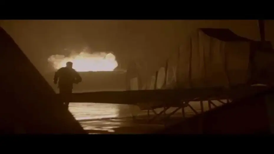 Видео к фильму Женщина в черном: Ангел смерти — LA DAME EN NOIR 2 : L'ANGE DE LA MORT La base militaire VF