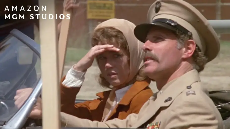 Видео к фильму Возвращение домой — Bob Returns Home From War