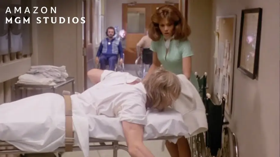 Видео к фильму Возвращение домой — Sally Meets Luke At The Infirmary
