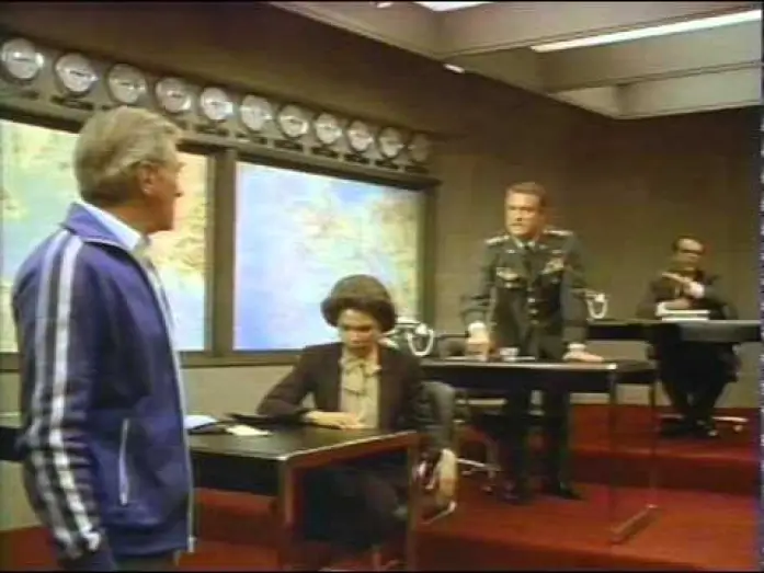 Видео к фильму Неправый прав — Wrong Is Right (1982) (TV Spot)