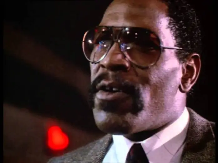 Видео к фильму Восход «Черной луны» — BLACK MOON RISING 1986 TRAILER TOMMY LEE JONES, LINDA HAMILTON