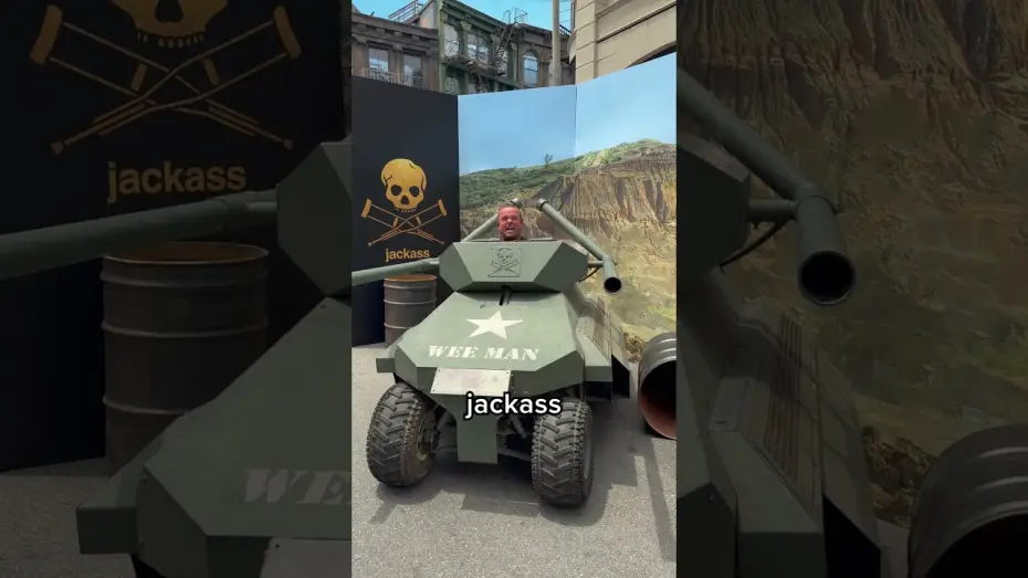 Видео к фильму Jackass 5 — Wee Man Tank