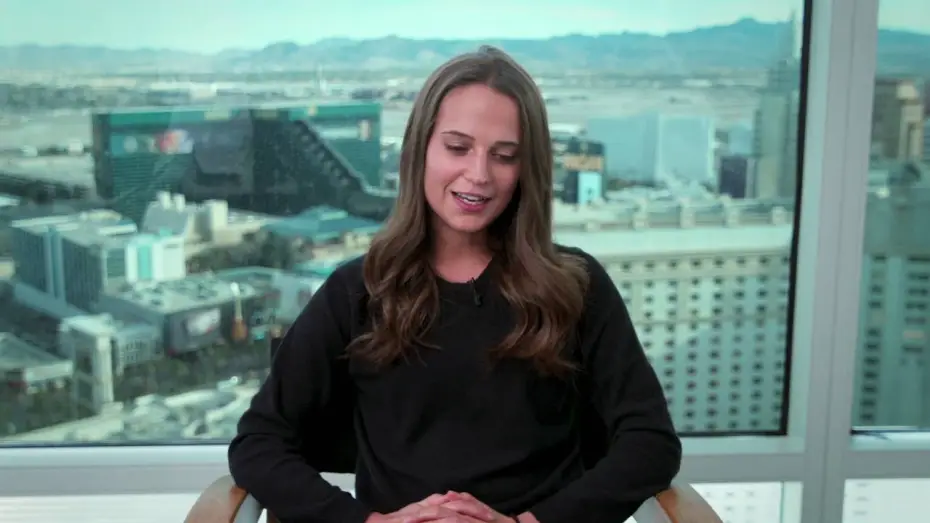 Видео к фильму Джейсон Борн | JASON BOURNE con Matt Damon - Intervista ad Alicia Vikander (sottotitoli in italiano)