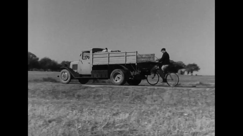 Видео к фильму Праздничный день | Jour de fête di Jacques Tati   Trailer
