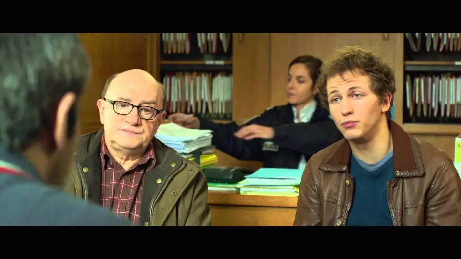Видео к фильму Les Souvenirs — Les Souvenirs - Commissariat (extrait)