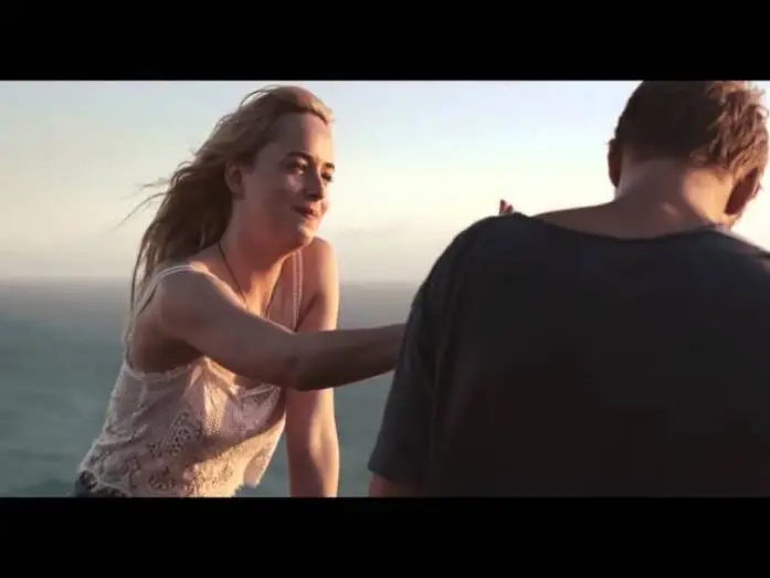 Видео к фильму Большой всплеск — Cegados por el sol - Trailer español (HD)