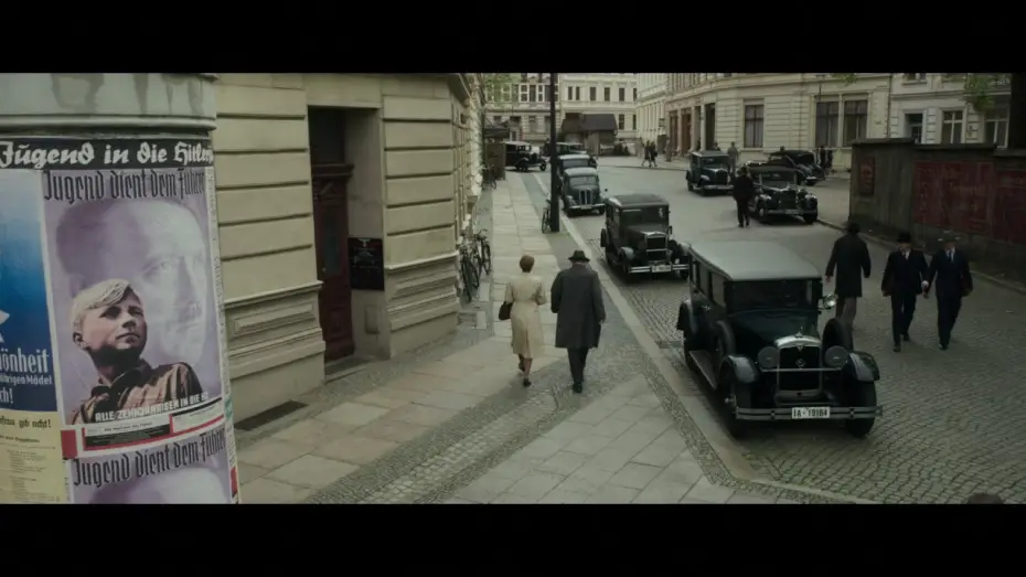 Видео к фильму Одни в Берлине — Seul dans Berlin - Bande-annonce VF