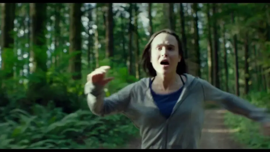 Видео к фильму В изоляции — En el bosque - Trailer español (HD)