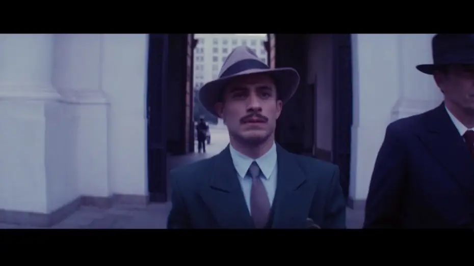 Видео к фильму Неруда — NERUDA - un film de Pablo Larrain - spot "A la santé du poète"