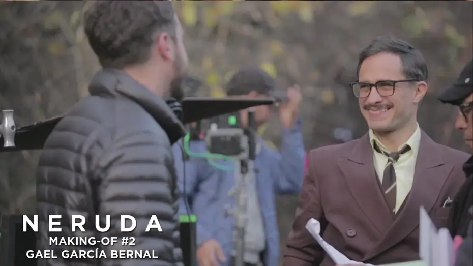 Видео к фильму Неруда — NERUDA - Making-of #2 - Gael Garcia Bernal à propos d'Oscar Peluchonneau