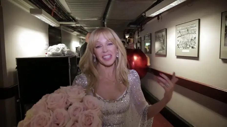 Видео к фильму Kylie Minogue: A Kylie Christmas Live at the Royal Albert Hall — Kylie Minogue - A Kylie Christmas at the Royal Albert Hall 2016 (Behind The Scenes)
