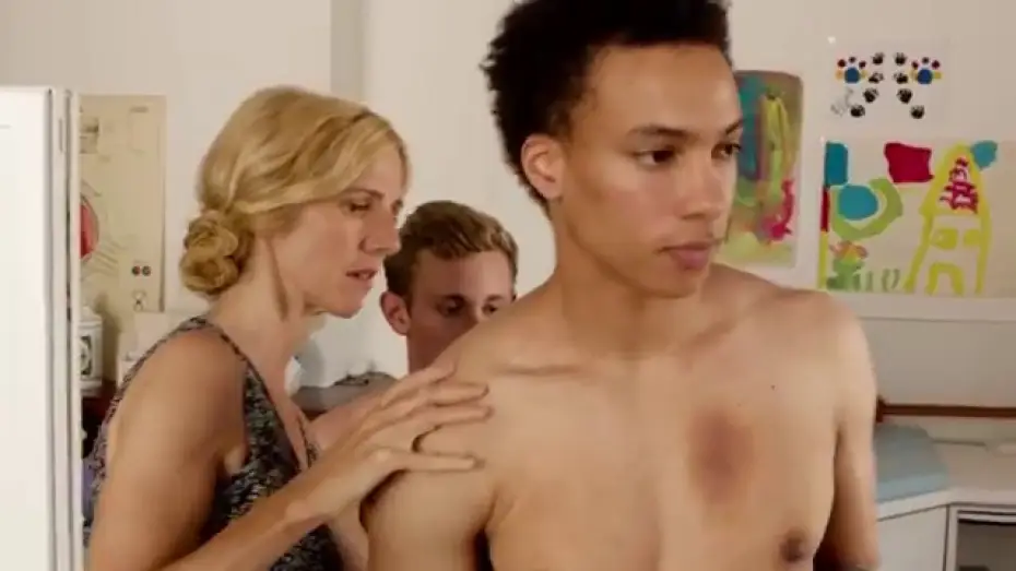 Видео к фильму Когда тебе семнадцать — Trailer de Quand on a 17 ans — Being 17 (HD)