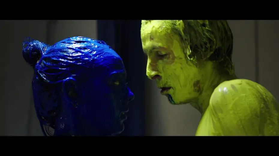 Видео к фильму Сырое | Official Movie Clip "Yellow and Blue Make Green"
