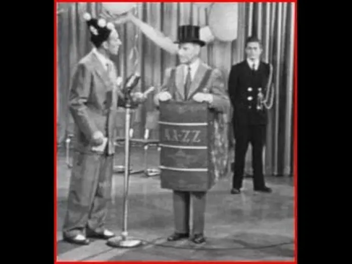 Видео к фильму Шампанское для Цезаря — Champagne for Caesar (1950) - Ronald Colman on "Masquerade for Money"