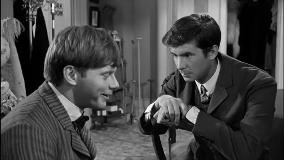 Видео к фильму Сваха — Cornelius and Barnaby hide out