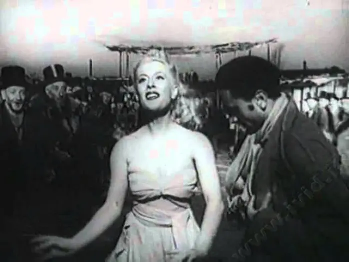 Видео к фильму Чудо в Милане — MIRACOLO A MILANO (1951) - Trailer Italiano