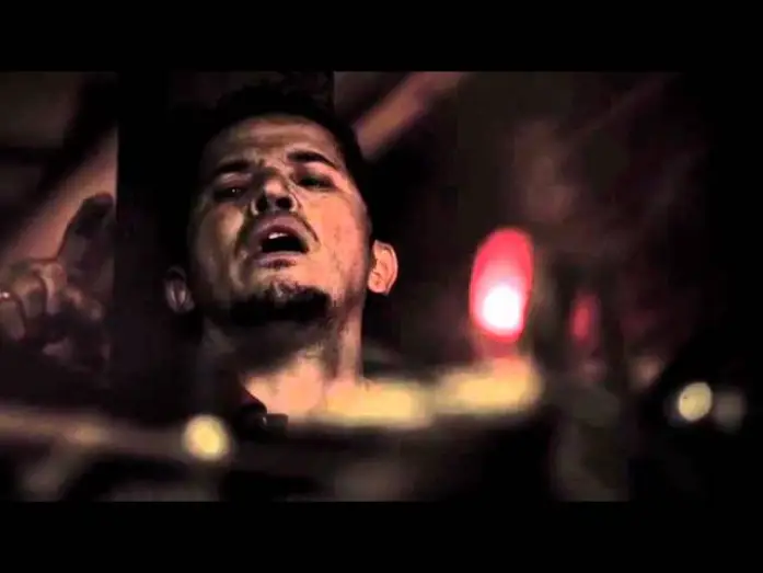 Видео к фильму Исчезновение на 7-й улице — Vanishing On 7th Street - Trailer Italiano (2011)