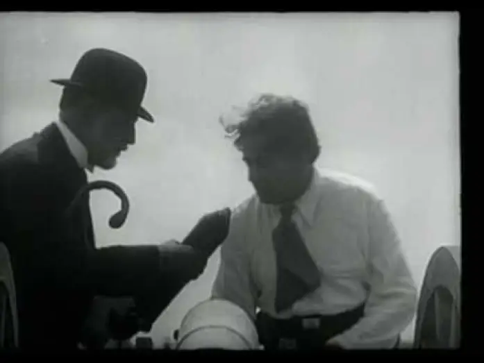 Видео к фильму Антракт — René Clair, "Entr'acte" (1924)