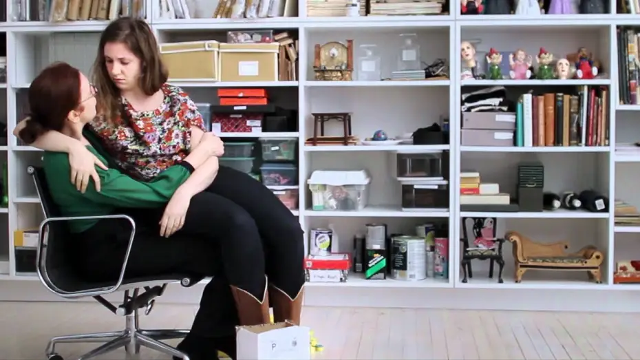 Видео к фильму Крошечная мебель — Three Reasons: Tiny Furniture