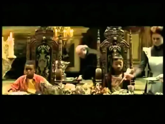 Видео к фильму Особняк с привидениями | Le manoir hant&eacute; et les 999 fant&ocirc;mes (2003) bande annonce