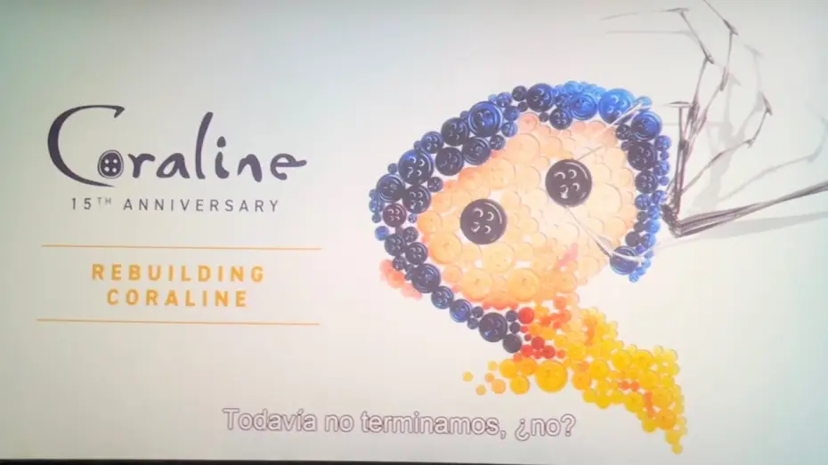 Видео к фильму Rebuilding Coraline | Reconstruyendo Coraline - 15vo aniversario