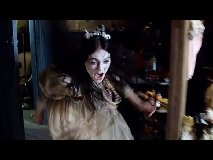 Видео к фильму Страна призраков | Ghostland - Trailer español (HD)