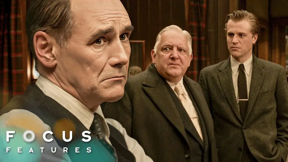 Видео к фильму Костюм | A Mob Boss Comes to Inquire About his Son