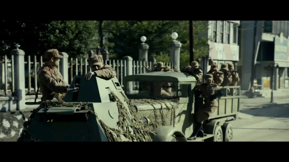 Видео к фильму Операция «Хромит» — MEMORIES OF WAR - extrait "Camion en fuite" (VF)