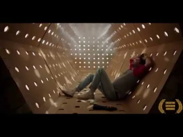 Видео к фильму Дэйв сделал лабиринт — Dave Made a Maze  / Trailer / Subtitulado Español