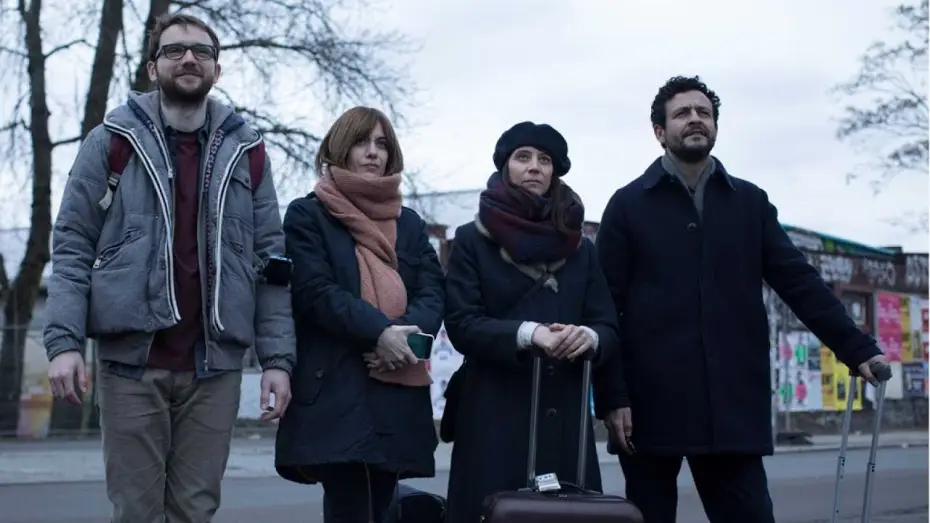 Видео к фильму Les distàncies — Las distancias - Trailer (HD)