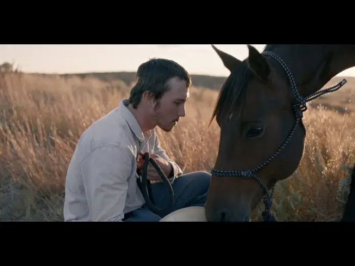 Видео к фильму Наездник — The rider - Trailer español (HD)
