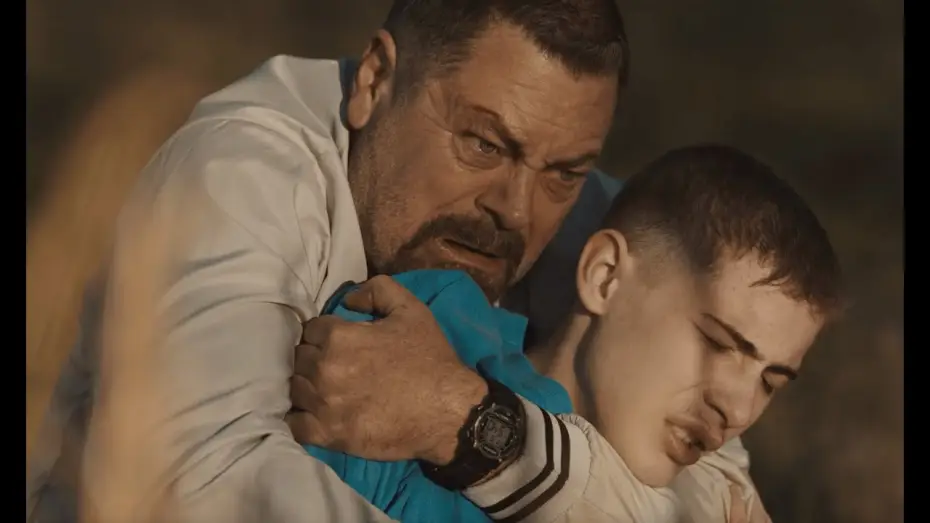 Видео к фильму Свободные люди | 'Listen To Your Dad...'