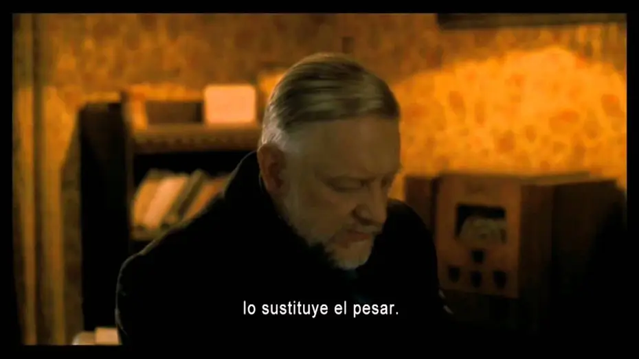 Видео к фильму Глубокое синее море — The deep blue sea - Trailer subtitulado en español HD
