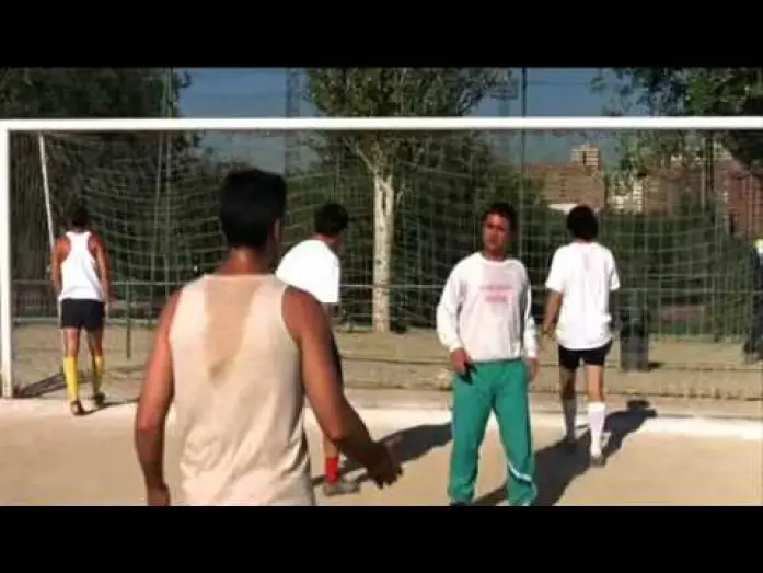 Видео к фильму Дни футбола — Dias de Futbol - Primer partido
