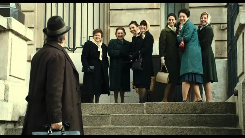 Видео к фильму Женщины с 6-го этажа — LES FEMMES DU 6EME ETAGE, Bande-Annonce officielle