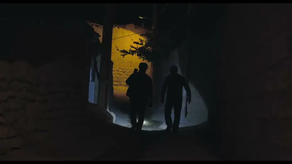 Видео к фильму Без медведей | Excerpt 1
