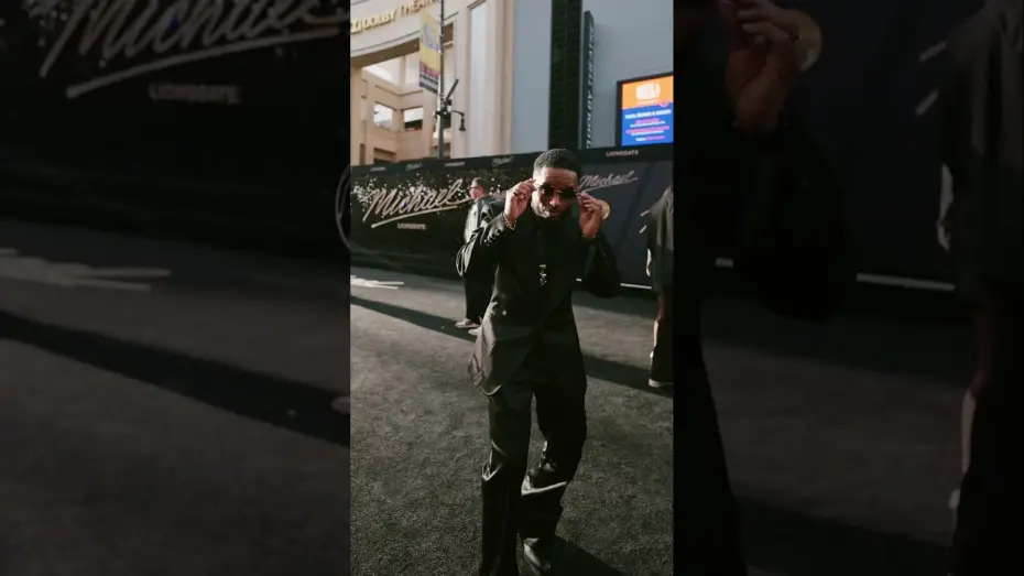 Видео к фильму Майкл | Larenz Tate at the Los Angeles premiere