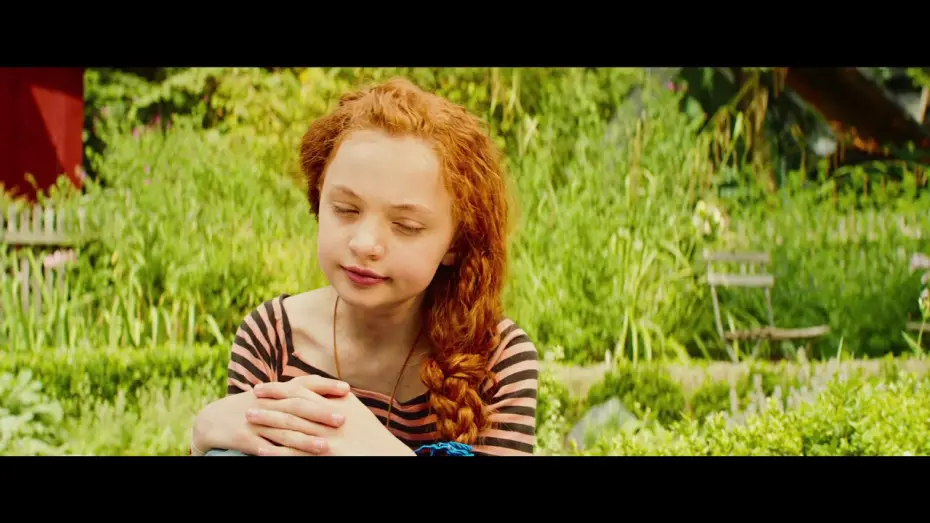Видео к фильму Маленькая мисс Дулиттл — MISS DOLITTLE - Bande Annonce VF