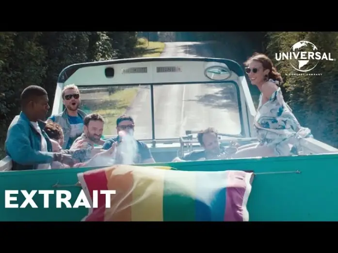 Видео к фильму Креветки в пайетках — Les Crevettes Pailletées - Extrait "Boys on roof" VF