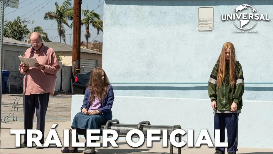 Видео к фильму Каджиллионер — CÓMO SOBREVIVIR EN UN MUNDO MATERIAL (KAJILLIONAIRE) - Tráiler Oficial (Universal Pictures) - HD