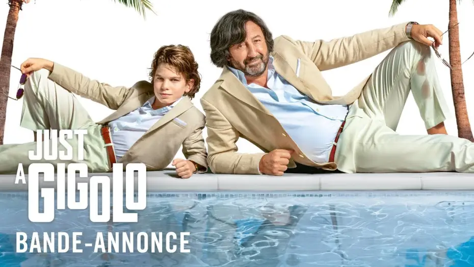 Видео к фильму Красавчик со стажем — Just A Gigolo - Bande Annonce VF