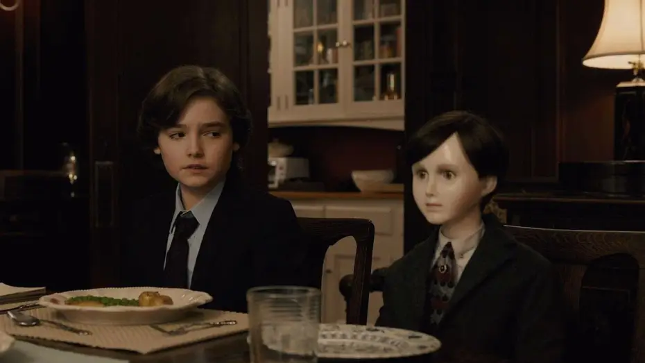 Видео к фильму Кукла 2: Брамс — The Boy: La maldición de Brahms (2020)