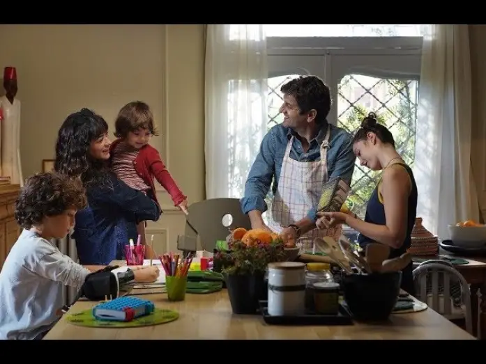 Видео к фильму Папа за маму — 10 días sin mamá - Trailer español (HD)