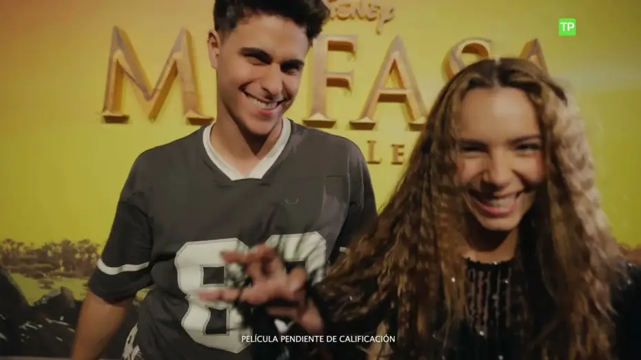 Видео к фильму Муфаса: Король Лев | Ad&eacute;ntrate en la Premi&egrave;re de Madrid